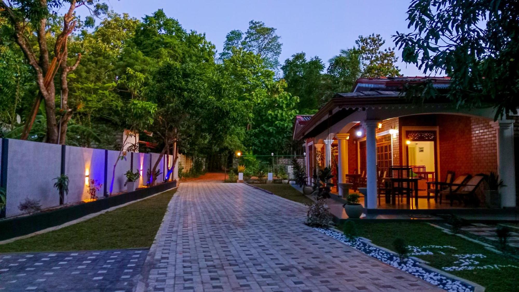 Hotel Sigiri Thilanka Rest Sigirija Zewnętrze zdjęcie
